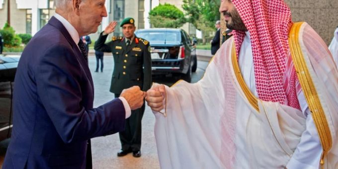 Umstrittener Faustgruss zwischen Biden und Saudi-Arabiens Kronprinz Salman Umstrittener Faustgruss zwischen Biden und Saudi-Arabiens Kronprinz Salman