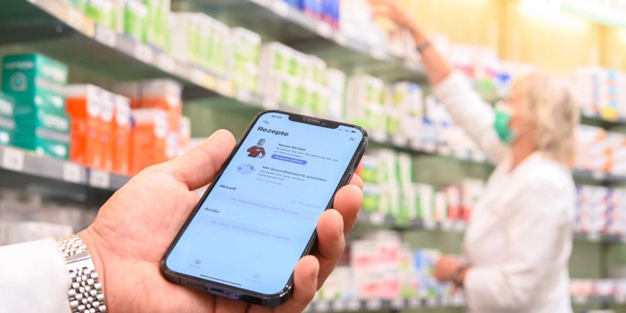 Die geöffnete App «Das E-Rezept» auf einem Smartphone.