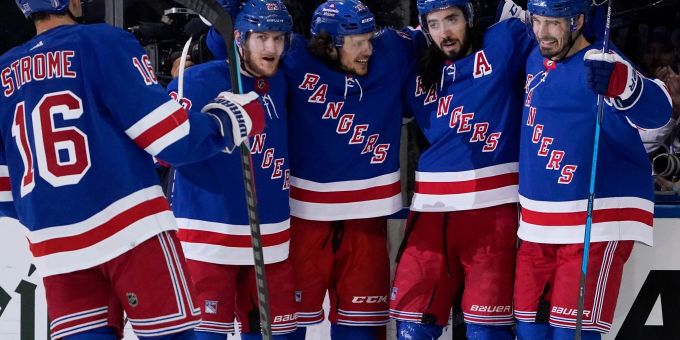 Die New York Rangers erzwangen in eigener Halle ein Entscheidungsspiel. Die New York Rangers erzwangen in eigener Halle ein Entscheidungsspiel.