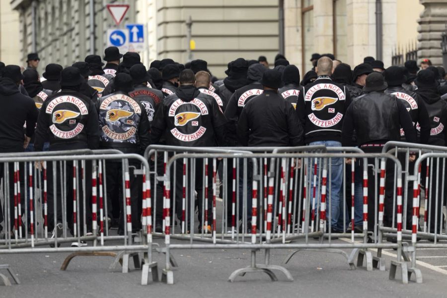 Im Prozess in Bern sind 22 Angeklagte der rivalisierenden Biker-Gangs Hells Angels und Bandidos verwickelt.