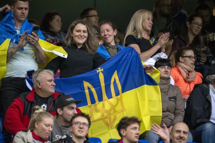 Über 15'000 Zuschauer finden den Weg in den St. Jakob-Park.