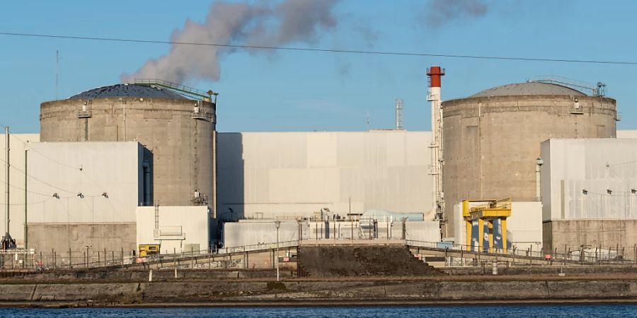 Frankreich setzt massiv auf Atomenergie, um Kohlekraftwerke zu ersetzen und die CO2-Emissionen zu senken. Im Bild: Das AKW Fessenheim am Rhein. (Archivbild)