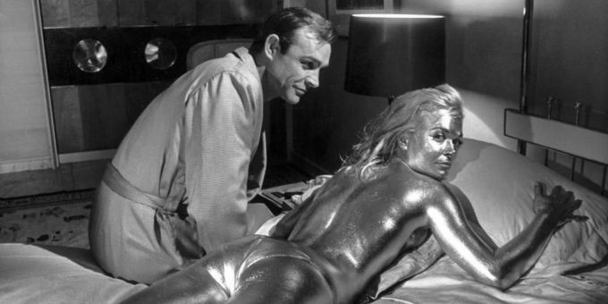 Sexistisch - James-Bond-Streifen erhalten Warnhinweise