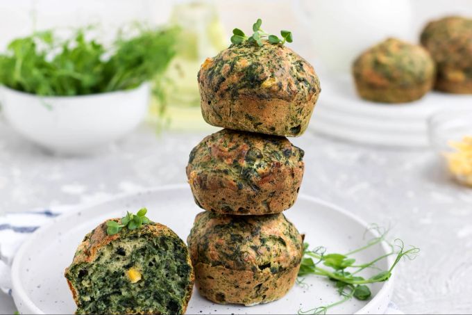 Herzhaft mit gesunder Note sind die Quinoa-Spinat-Muffins. Quinoa-Spinat-Muffins