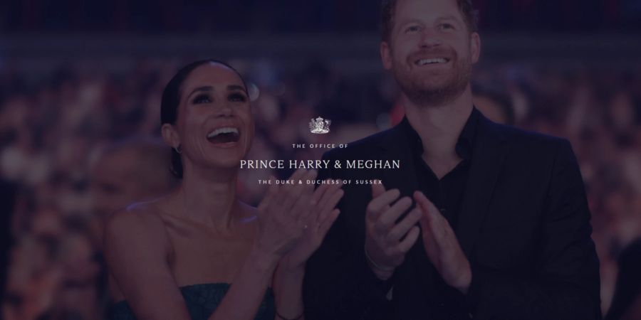 Meghan Markle und Prinz Harry bekommen für die neue Webseite aufs Dach.