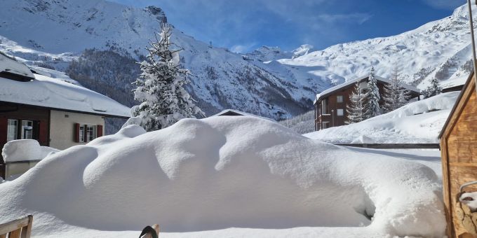 «Umkehren» - Alina (26) kommt wegen Saas-Fee-Schliessung um Ski-Ferien