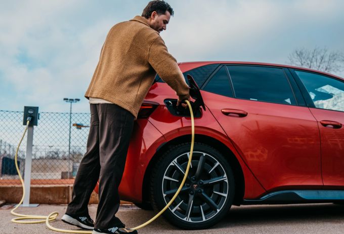 Clyde bietet das flexibelste und umweltfreundlichste Auto-Abo der Schweiz. E-Auto