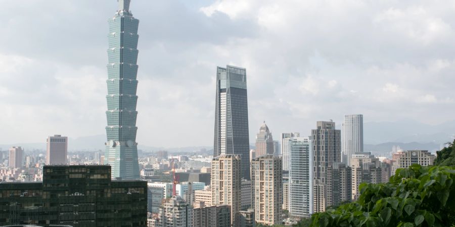 Blick vom Elephant Mountain auf die Skyline von Taipei mit Taipei 101.