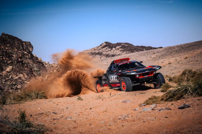 Carlos Sainz führt die Rallye Dakar weiterhin an. Carlos Sainz Rallye Dakar
