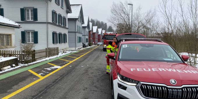 Baar ZG: Brand in einem Mehrfamilienhaus. Baar ZG