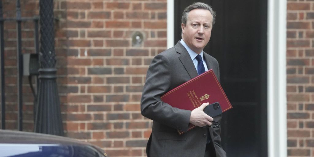 Cameron reist nach Berlin «Verteidigung ausbauen»