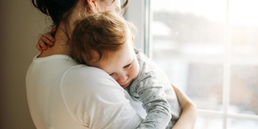 Oft sind Kinder und Eltern nach einem Wutanfall völlig erschöpft.