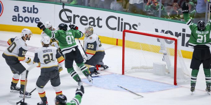 Die Dallas Stars feiern den ersten Sieg im Playoff-Halbfinal der NHL gegen die Las Vegas Golden Knights. NHL Dallas Las Vegas