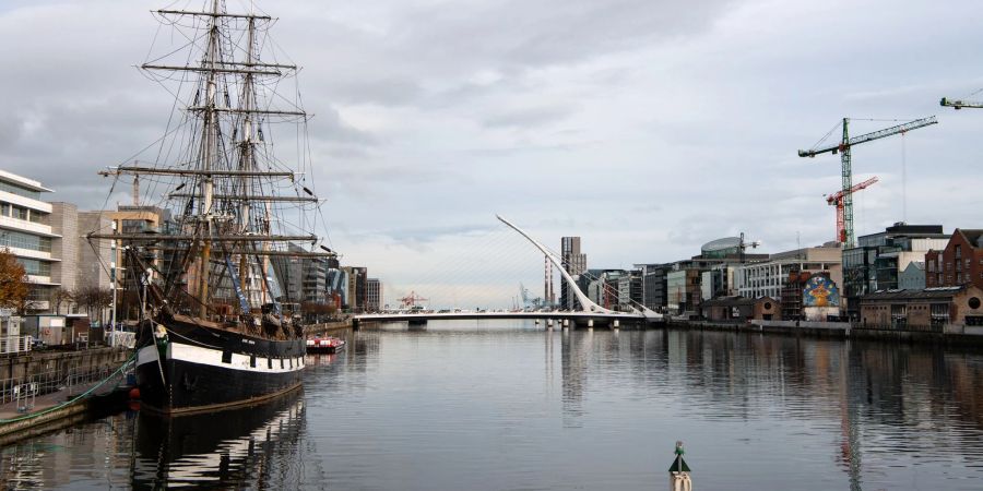 Ab nach Dublin! Eine Option ist die Anreise mit der Fähre über Rosslare - von dort sind es noch rund zwei Autostunden in die irische Hauptstadt.