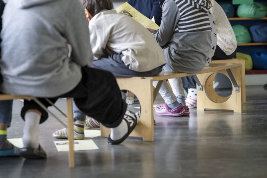 In Schweizer Primarschulen tragen immer mehr Kinder noch Windeln.