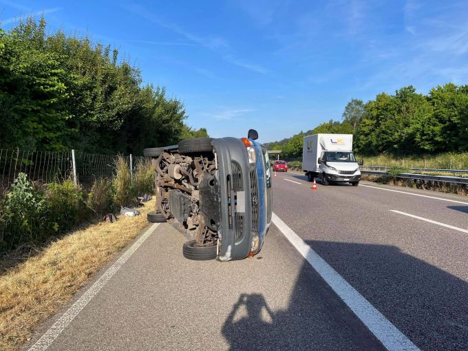 Fünf Personen waren im Wagen bei dem Unfall. Unfall Safenwil