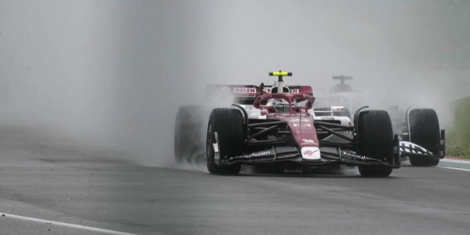 Im Vorjahr wurde in Imola im Regen gefahren – 2023 fällt das Rennen den heftigen Unwettern zum Opfer. Formel 1 Imola