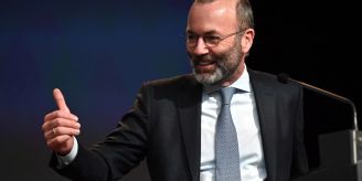 Zustimmung - EVP-Chef Weber im Amt bestätigt