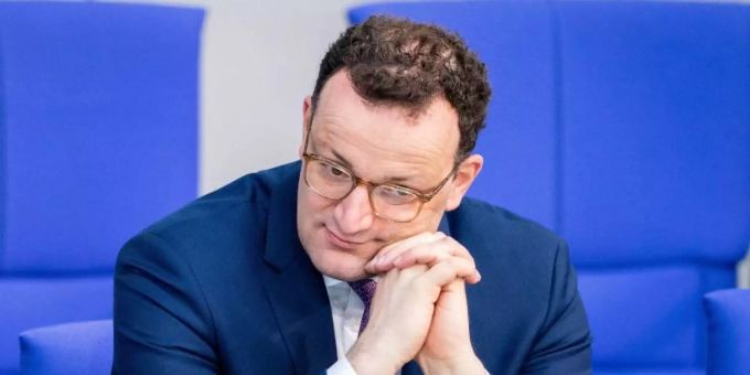 Bundesgesundheitsminister Jens Spahn am Donnerstag während einer Sitzung im Bundestag. Foto: Kay Nietfeld/dpa Bundesgesundheitsminister Jens Spahn am Donnerstag während einer Sitzung im Bundestag. Foto: Kay Nietfeld/dpa