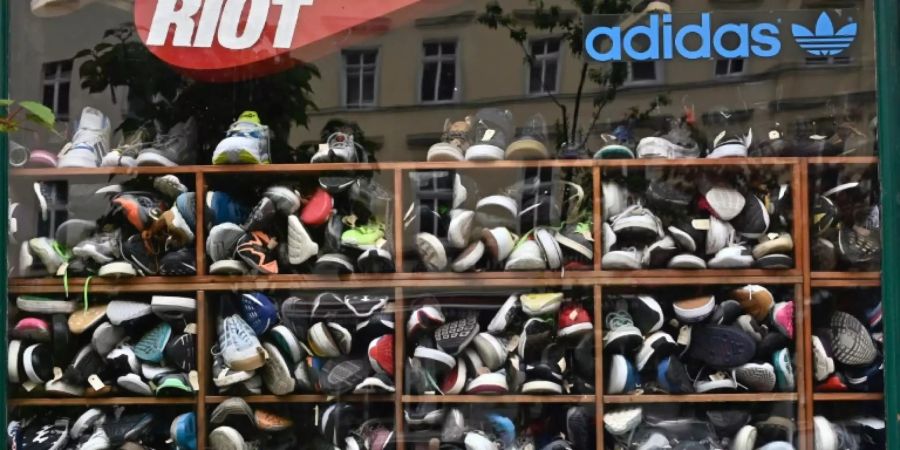 Schuhladen in Berin Anfang Mai
