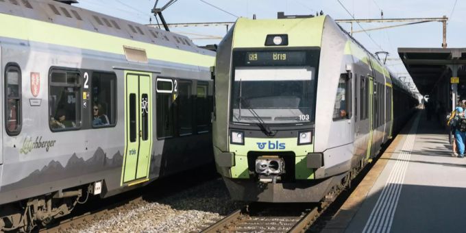 Im Simmental ist bei Holzarbeiten eine Tanne auf die Fahrleitung gefallen. (Archiv) BLS
