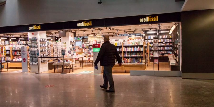 Oriell Füssli im Flughafen Kloten.