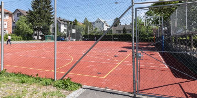 Sportplatz der Bezirksschule in Wettingen. Sportplatz der Bezirksschule in Wettingen.