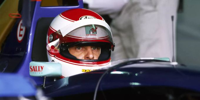 Der Österreicher Roland Ratzenberger im Cockpit seines Simtek. Roland Ratzenberger