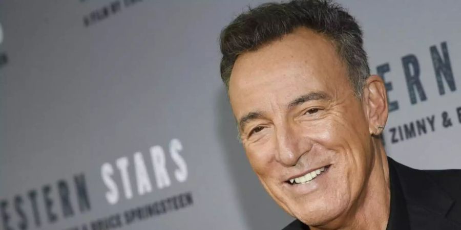 Bruce Springsteen vertraut in Sachen Styling seiner Frau Patti Scialfa - zumindest in Corona-Zeiten. Foto: Evan Agostini/Invision/AP/dpa