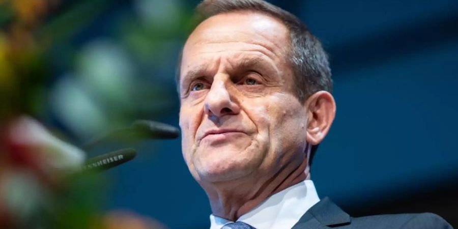 Unterstützt Sportler in ihren Bekundungen gegen Rassismus: DOSB-Präsident Alfons Hörmann. Foto: Guido Kirchner/dpa
