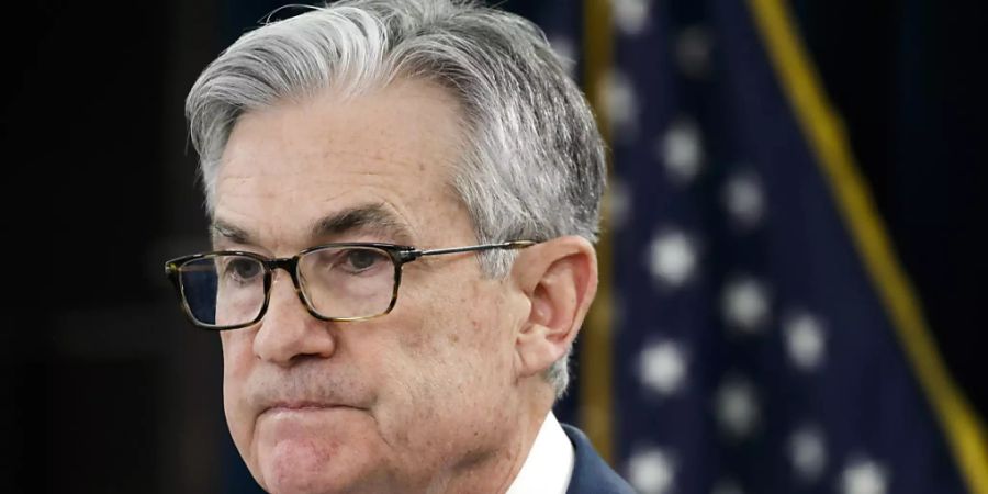 Der Chef der US-Zentralbank Jerome Powell sieht einen starken Wirtschaftseinbruch auf die USA zukommen. (Archivbild)