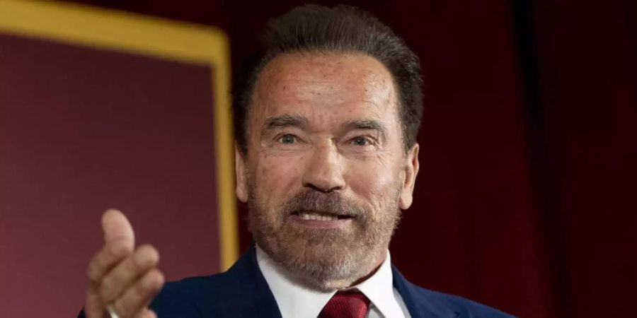 Arnold Schwarzenegger hat in einem Video mit vier seiner Amtsvorgänger und -nachfolger zum Tragen einer Maske aufgerufen. Foto: Paul Bersebach/Orange County Register via ZUMA/dpa