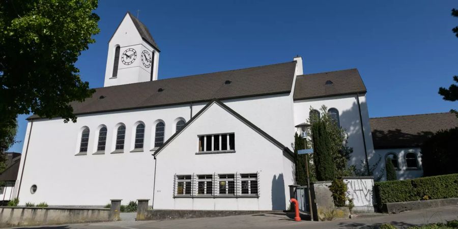 Die katholische Kirche in Birmenstorf (AG).