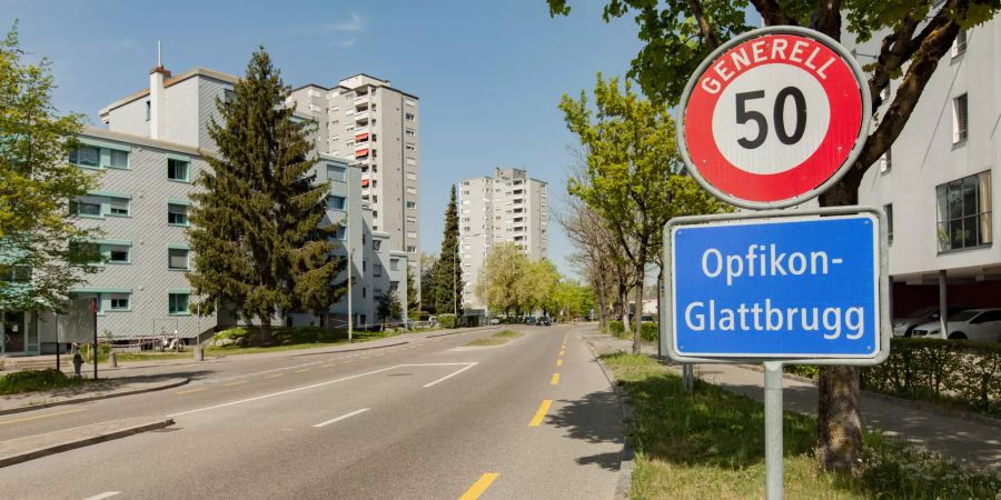 Ortseinfahrt in dier Gemeinde Opfikon Glattbrugg.