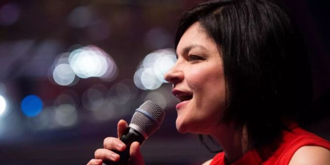 Jasmin Tabatabai bei einem Konzert auf der Berlinale 2016. Foto: picture alliance / dpa Jasmin Tabatabai bei einem Konzert auf der Berlinale 2016. Foto: picture alliance / dpa