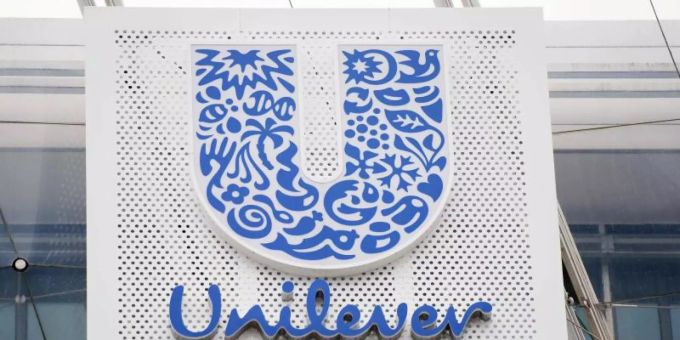 Unilever begründete die Entscheidung mit der Verantwortung der Unternehmen im Umgang mit kontroversen Beiträgen im Netz - speziell angesichts der angespannten politischen Atmosphäre in den USA. Foto: Daniel Reinhardt/dpa Unilever begründete die Entscheidung mit der Verantwortung der Unternehmen im Umgang mit kontroversen Beiträgen im Netz - speziell angesichts der angespannten politischen Atmosphäre in den USA. Foto: Daniel Reinhardt/dpa