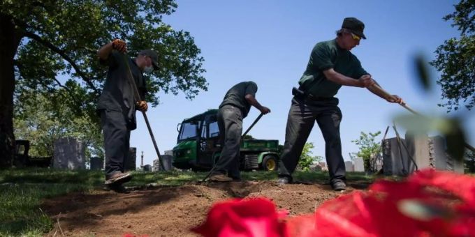 In den USA sind mehr als 100.000 Menschen nach einer Corona-Infektion gestorben. Foto: Michael Nagle/XinHua/dpa In den USA sind mehr als 100.000 Menschen nach einer Corona-Infektion gestorben. Foto: Michael Nagle/XinHua/dpa