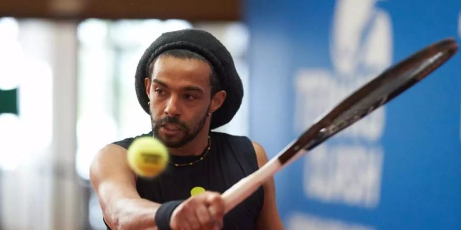 Dustin Brown hat seine Auftaktspiele gewonnen. Foto: Thomas Frey/dpa