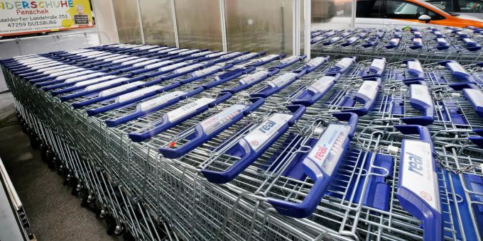 Supermarktkonzern in Niederlanden lässt Einkaufswagen von der Kette