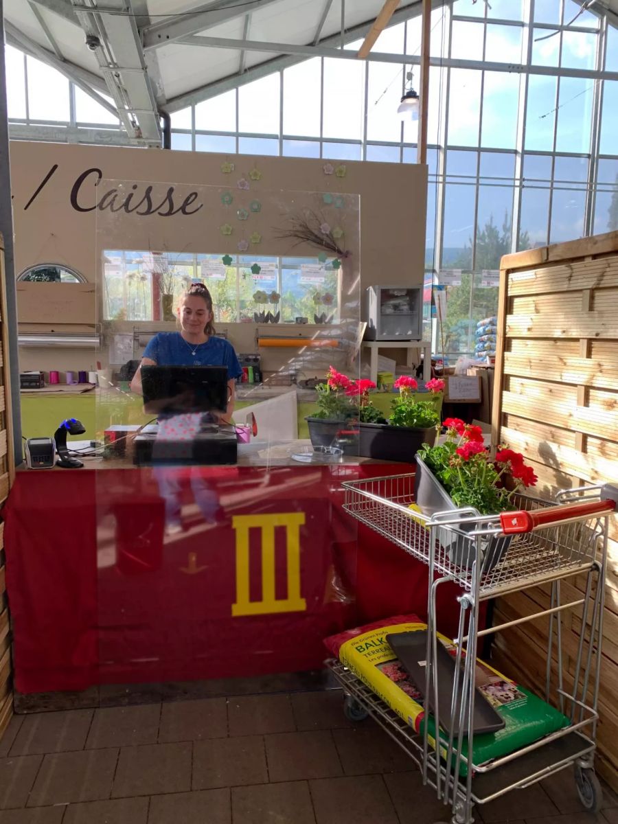 Zusätzlich zu den Kassen hat der Blumenmarkt Dietrich drei weitere Extrakassen im Aussenbereich eingerichtet.