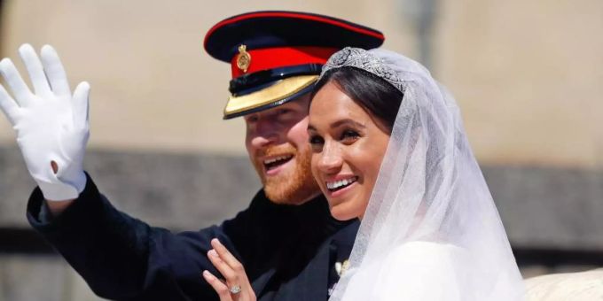 Prinz Harry und seine Frau Meghan nach ihrer Trauung. Foto: Phil Noble/AP/dpa Prinz Harry und seine Frau Meghan nach ihrer Trauung. Foto: Phil Noble/AP/dpa