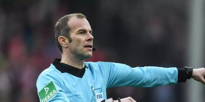 Marco Fritz beschrieb die Stimmung im Kölner Videokeller bei der Wiederaufnahme des Bundesliga-Spielbetriebs als «angespannt». Foto: Patrick Seeger/dpa Marco Fritz beschrieb die Stimmung im Kölner Videokeller bei der Wiederaufnahme des Bundesliga-Spielbetriebs als «angespannt». Foto: Patrick Seeger/dpa