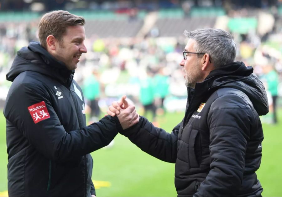 Ein Handshake unter Spieler oder Trainer ist derzeit nicht erlaubt.