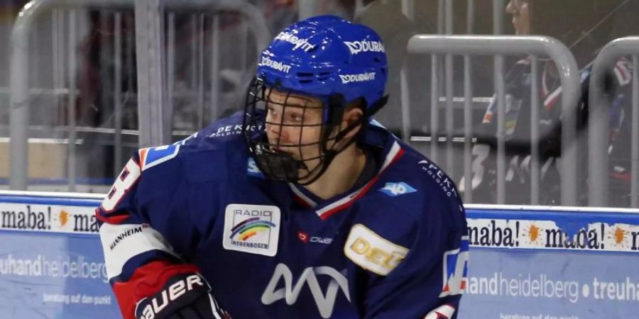 Hat die NHL im Visier: Tim Stützle von den Adler Mannheim. Foto: Michael Deines/dpa