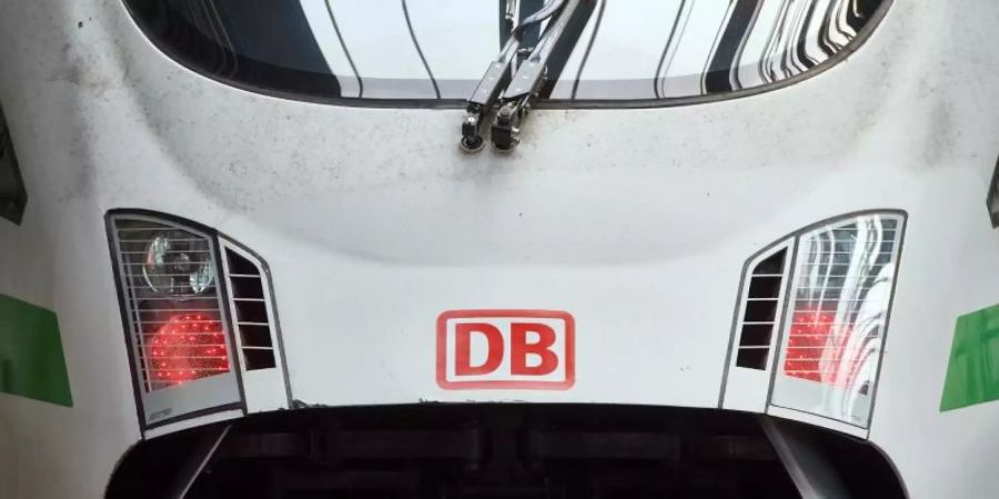 Die Deutsche Bahn gibt die Mehrwertsteuersenkung ab 1. Juli an die Kunden weiter. Foto: Bernd Thissen/dpa