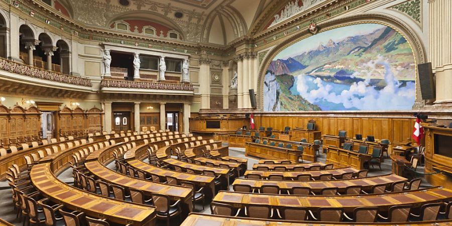 Ab heute wird im Nationalratssaal wieder debattiert. In Bern beginnt heute die Wintersession der eidgenössischen Räte. (Archivbild)