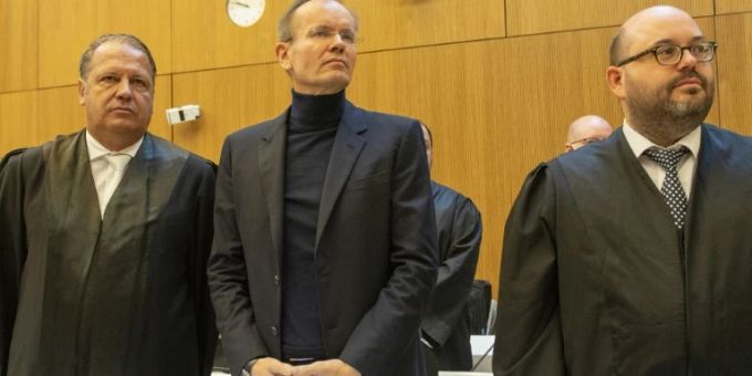 Dierlamm, Braun, Anwalt Nico Werning am 8. Dezember Dierlamm, Braun, Anwalt Nico Werning am 8. Dezember