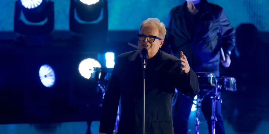 Zuletzt hatte Herberg Grönemeyer die Single «Deine Hand» in der ZDF-Show «Wetten, dass..?» live vorgestellt - und das neue Album «Das ist los» (24. März) angekündigt.