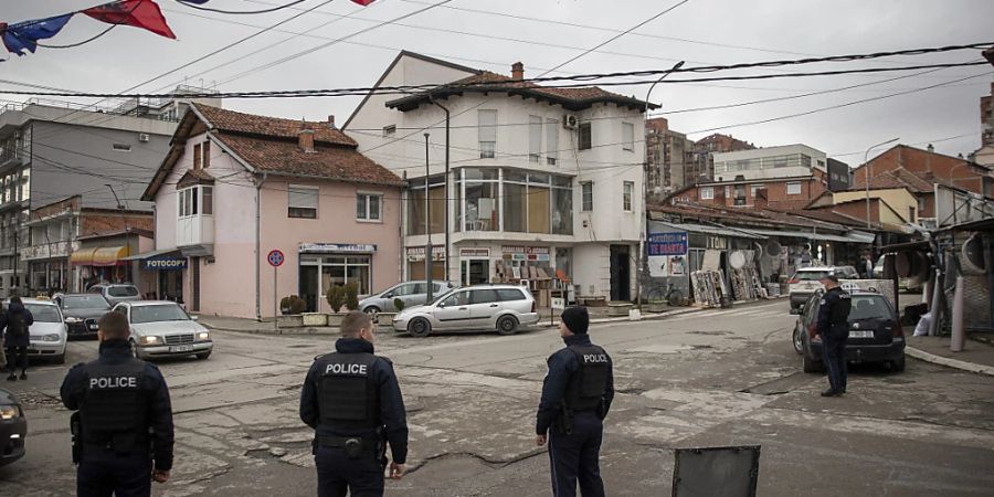 Polizisten im Kosovo. (Archiv) Foto: Visar Kryeziu/AP/dpa