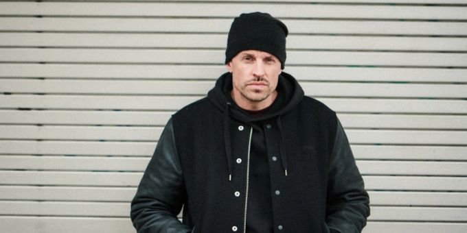 Der Berner Rapper Tommy Vercetti hat einen Überraschungsrelease angekündigt. Am Freitag erscheint sein neues Mixtape «Sympathie für Hyäne».